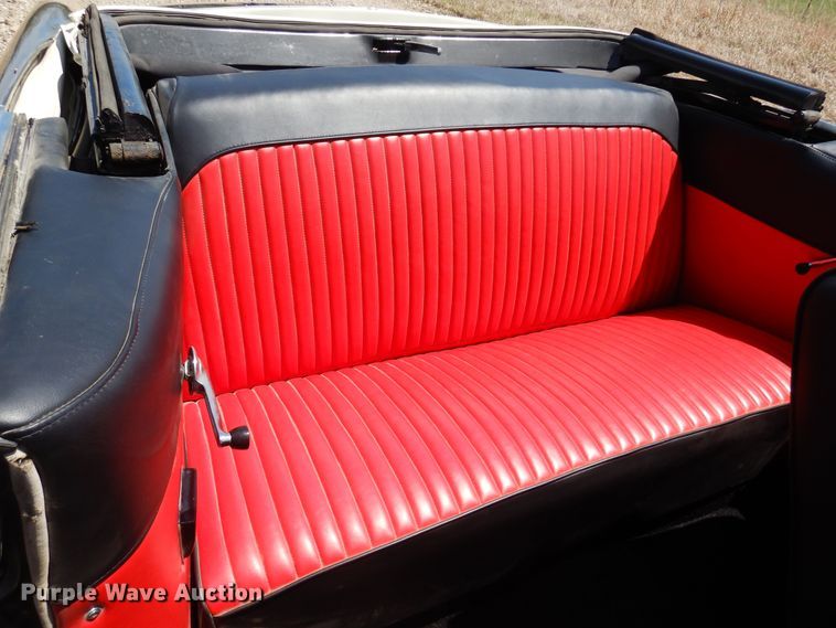 image for item DK0896 1952 Ford Sunliner  convertible