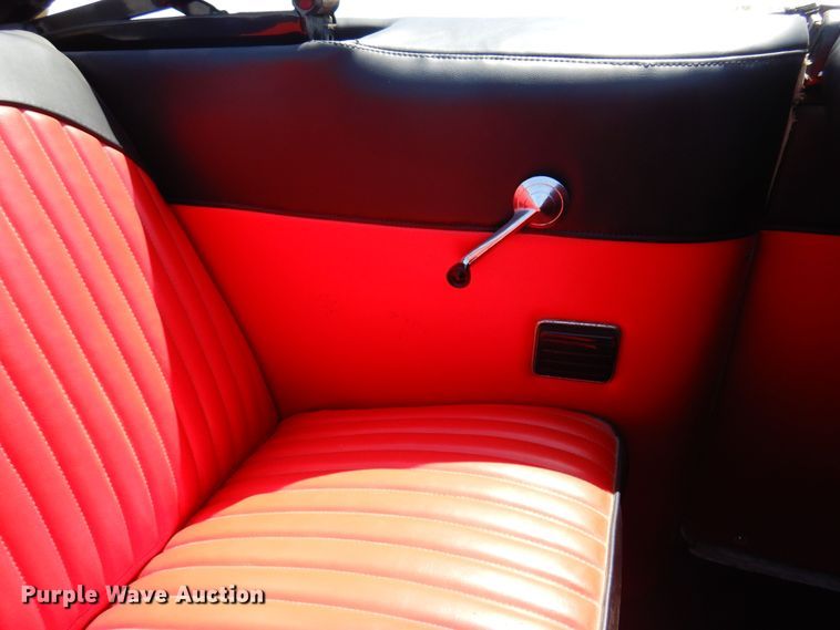 image for item DK0896 1952 Ford Sunliner  convertible