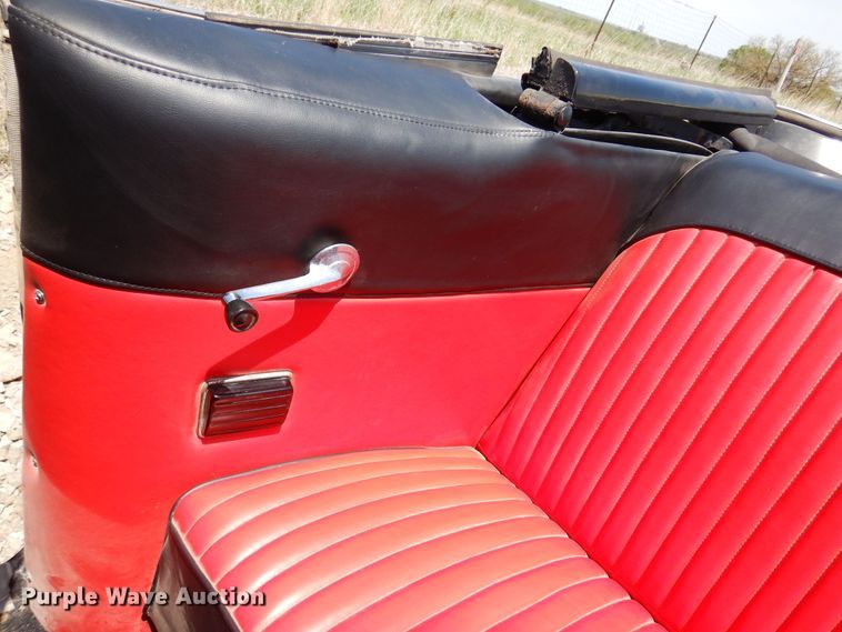 image for item DK0896 1952 Ford Sunliner  convertible