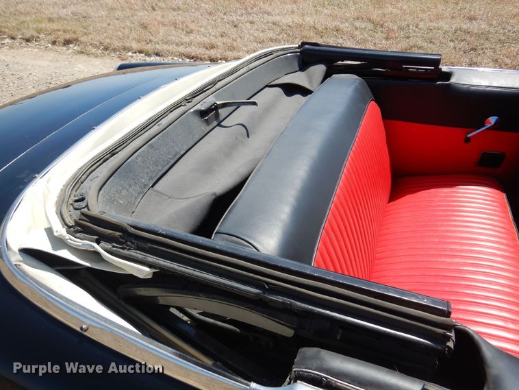 image for item DK0896 1952 Ford Sunliner  convertible