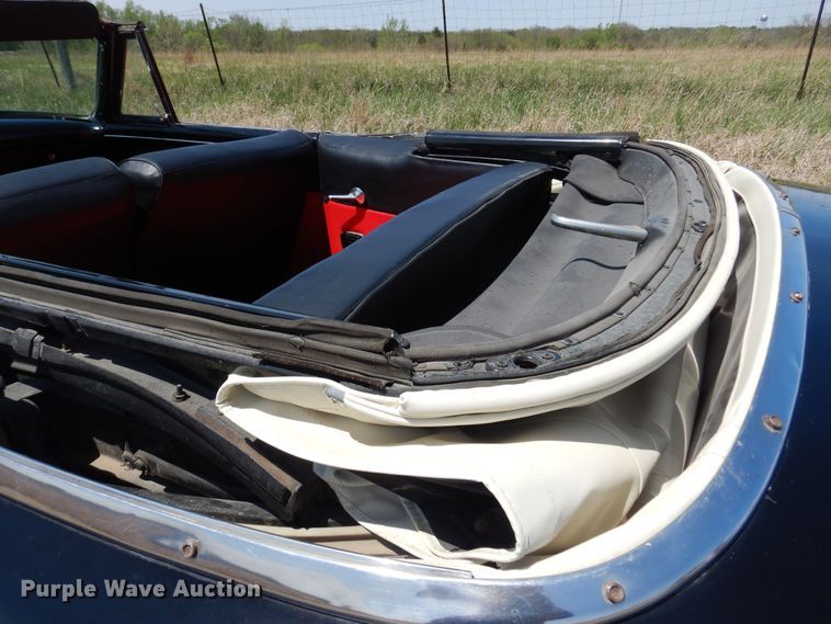 image for item DK0896 1952 Ford Sunliner  convertible