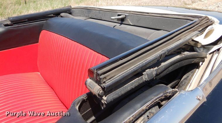 image for item DK0896 1952 Ford Sunliner  convertible