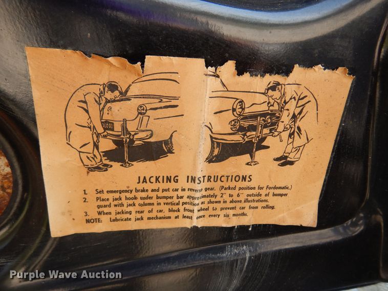 image for item DK0896 1952 Ford Sunliner  convertible