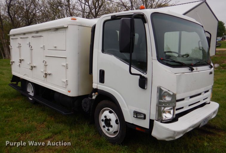 image for item DM7324 2010 Isuzu NRR  refrigerated delivery truck