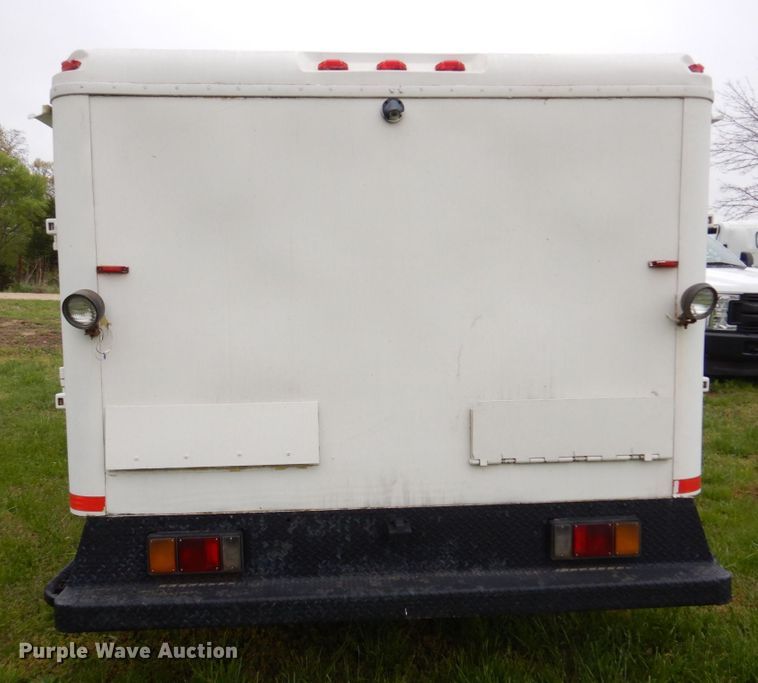 image for item DM7324 2010 Isuzu NRR  refrigerated delivery truck