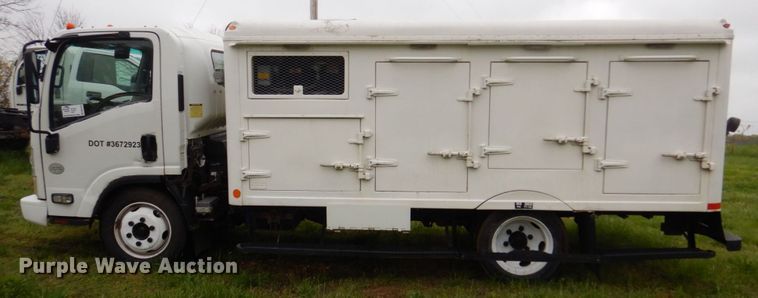 image for item DM7324 2010 Isuzu NRR  refrigerated delivery truck