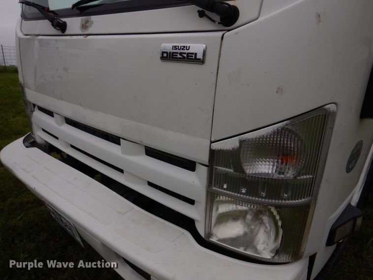 image for item DM7324 2010 Isuzu NRR  refrigerated delivery truck