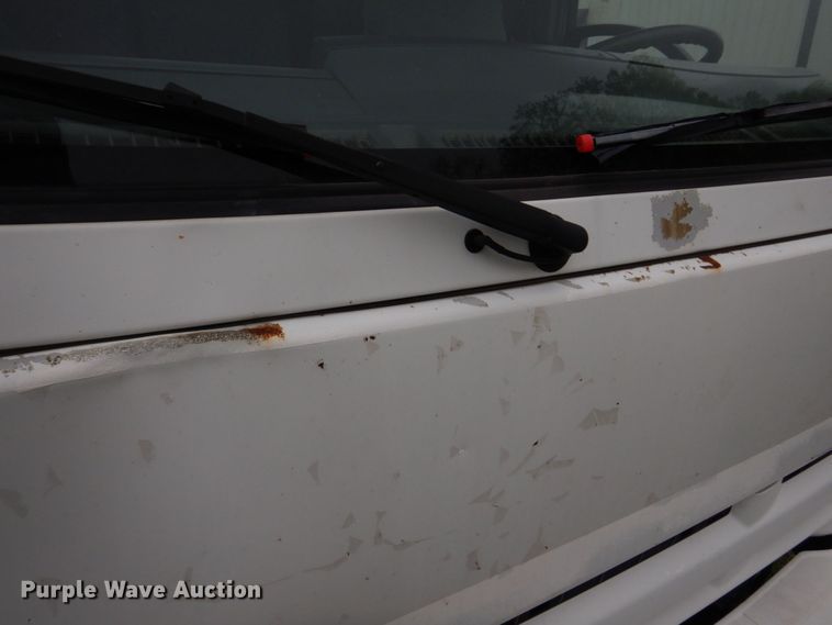 image for item DM7324 2010 Isuzu NRR  refrigerated delivery truck