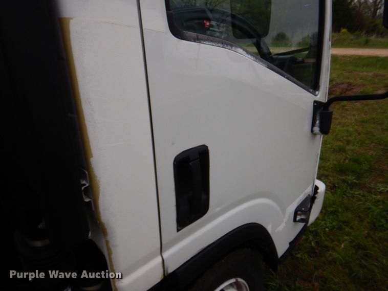 image for item DM7324 2010 Isuzu NRR  refrigerated delivery truck