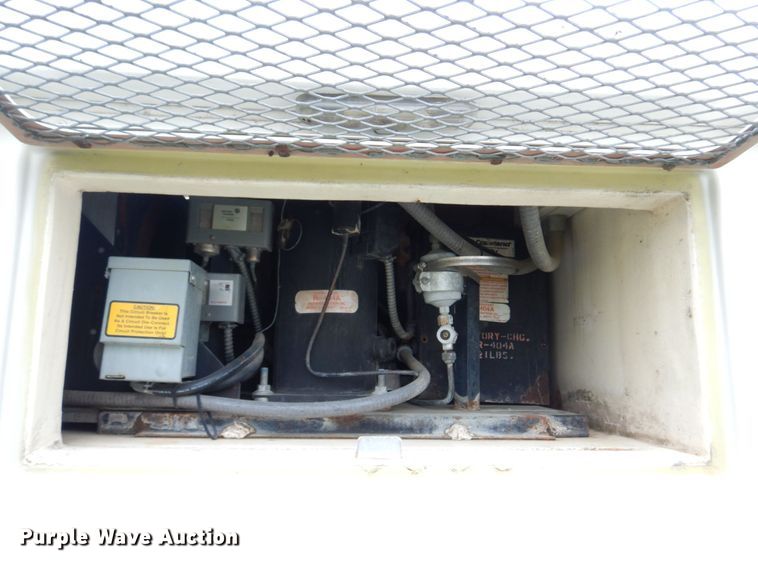 image for item DM7324 2010 Isuzu NRR  refrigerated delivery truck