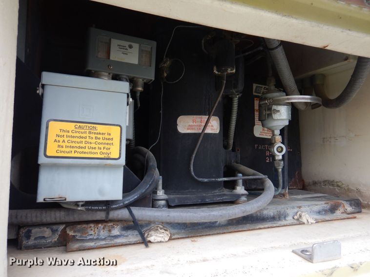 image for item DM7324 2010 Isuzu NRR  refrigerated delivery truck