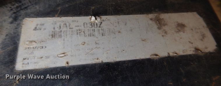 image for item DM7324 2010 Isuzu NRR  refrigerated delivery truck