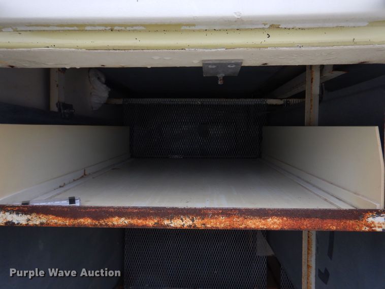 image for item DM7324 2010 Isuzu NRR  refrigerated delivery truck