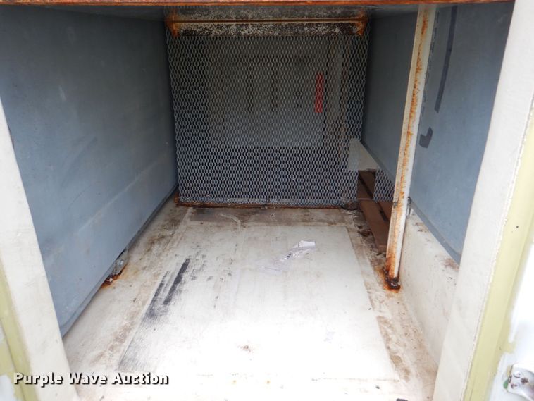 image for item DM7324 2010 Isuzu NRR  refrigerated delivery truck