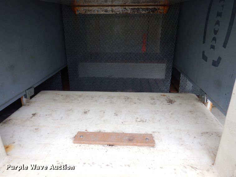 image for item DM7324 2010 Isuzu NRR  refrigerated delivery truck