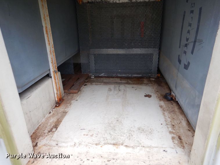 image for item DM7324 2010 Isuzu NRR  refrigerated delivery truck