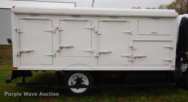 image for item DM7324 2010 Isuzu NRR  refrigerated delivery truck