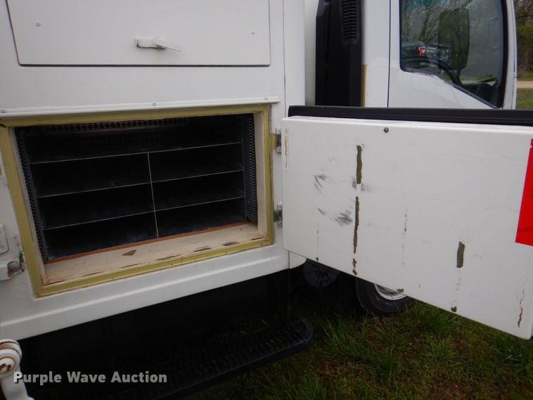 image for item DM7324 2010 Isuzu NRR  refrigerated delivery truck