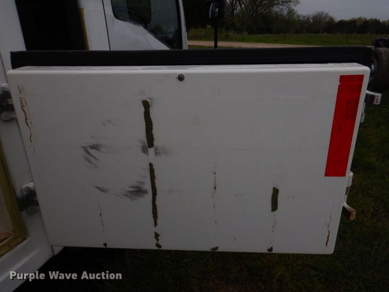 image for item DM7324 2010 Isuzu NRR  refrigerated delivery truck