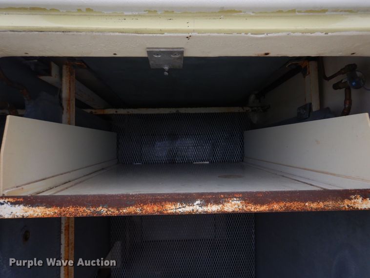 image for item DM7324 2010 Isuzu NRR  refrigerated delivery truck