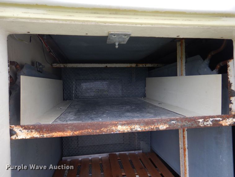 image for item DM7324 2010 Isuzu NRR  refrigerated delivery truck