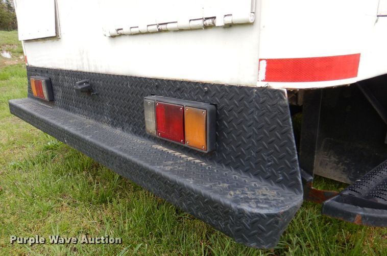 image for item DM7324 2010 Isuzu NRR  refrigerated delivery truck