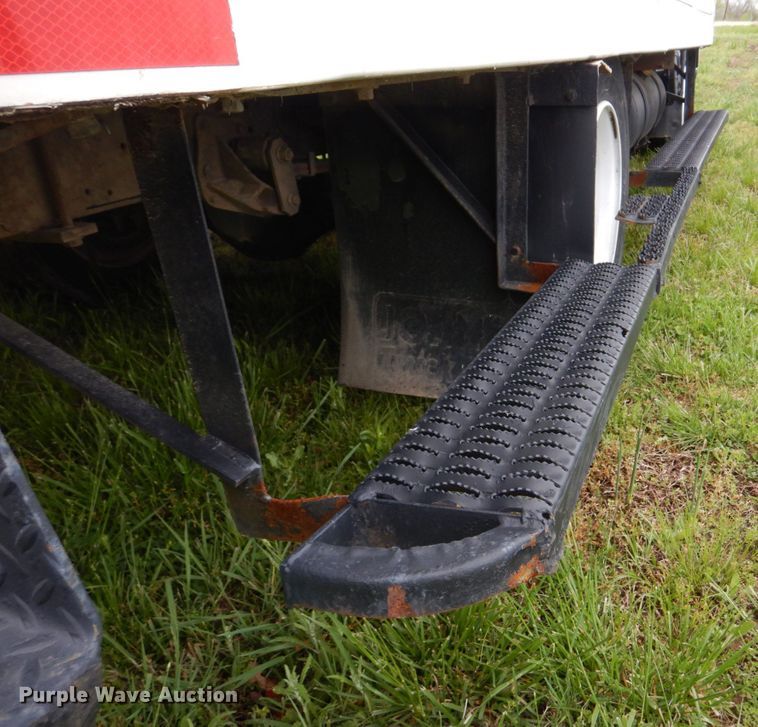 image for item DM7324 2010 Isuzu NRR  refrigerated delivery truck