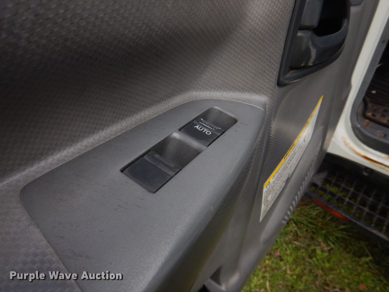 image for item DM7324 2010 Isuzu NRR  refrigerated delivery truck