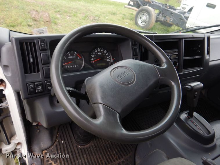 image for item DM7324 2010 Isuzu NRR  refrigerated delivery truck