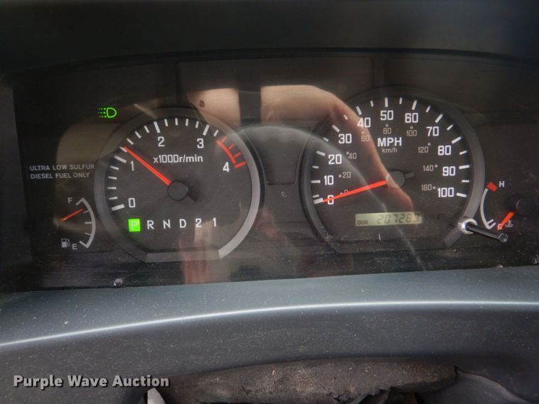 image for item DM7324 2010 Isuzu NRR  refrigerated delivery truck