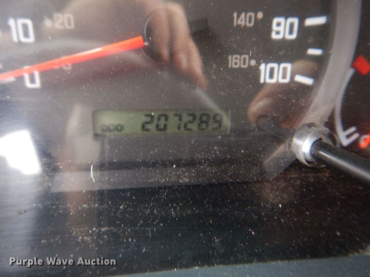 image for item DM7324 2010 Isuzu NRR  refrigerated delivery truck