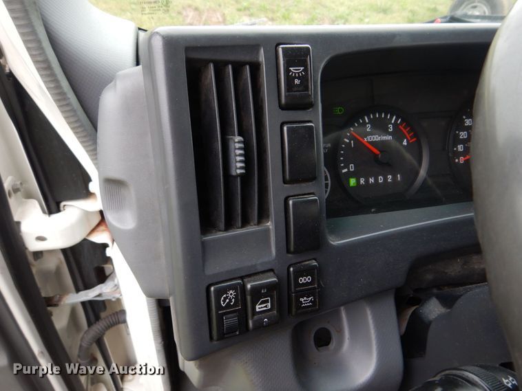 image for item DM7324 2010 Isuzu NRR  refrigerated delivery truck