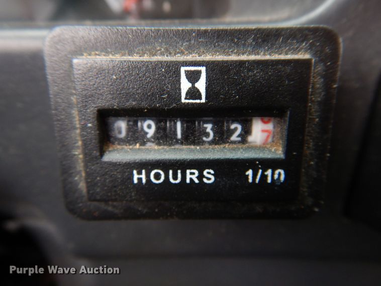 image for item DM7324 2010 Isuzu NRR  refrigerated delivery truck