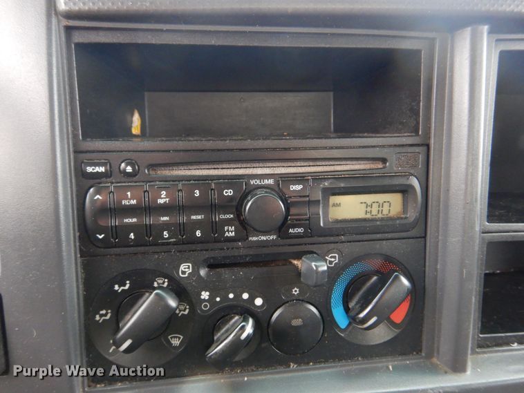 image for item DM7324 2010 Isuzu NRR  refrigerated delivery truck