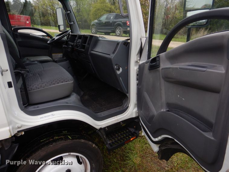 image for item DM7324 2010 Isuzu NRR  refrigerated delivery truck