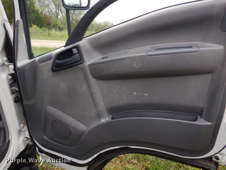 image for item DM7324 2010 Isuzu NRR  refrigerated delivery truck