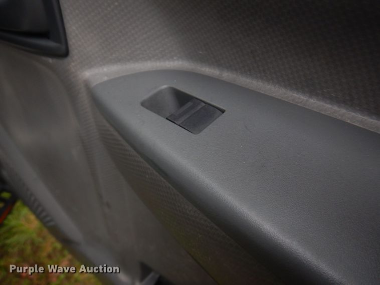 image for item DM7324 2010 Isuzu NRR  refrigerated delivery truck