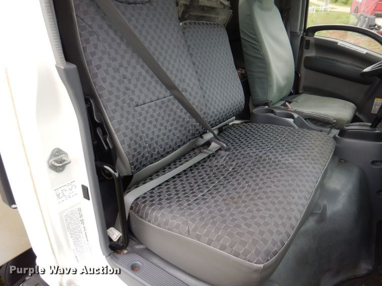 image for item DM7324 2010 Isuzu NRR  refrigerated delivery truck