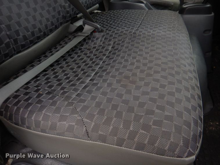 image for item DM7324 2010 Isuzu NRR  refrigerated delivery truck