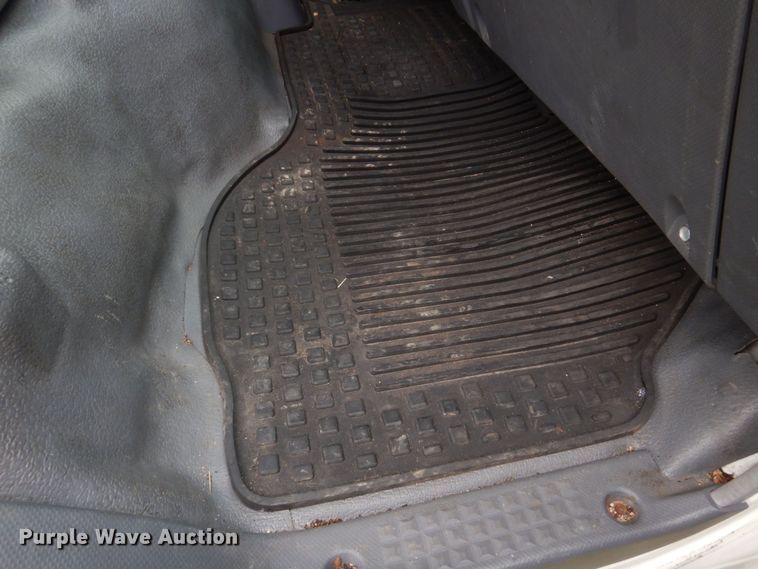 image for item DM7324 2010 Isuzu NRR  refrigerated delivery truck