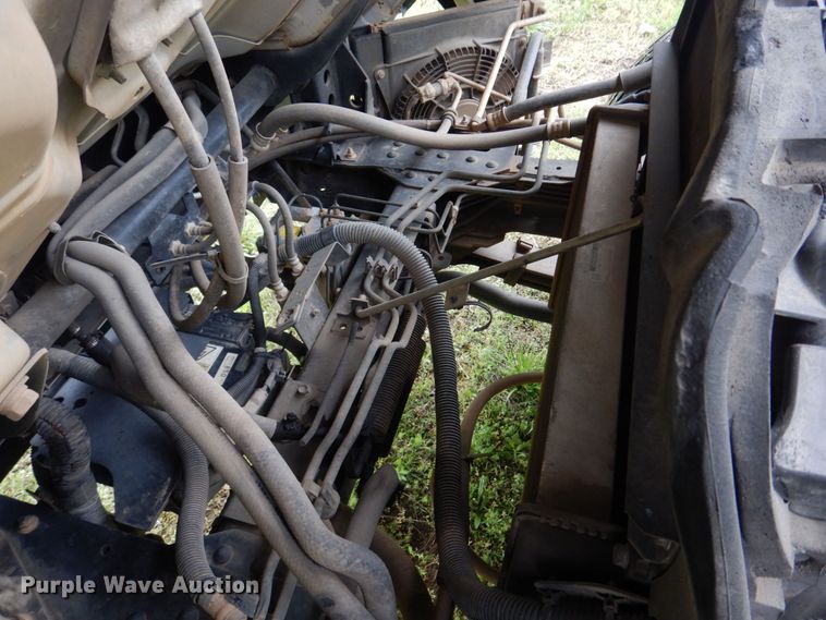 image for item DM7324 2010 Isuzu NRR  refrigerated delivery truck