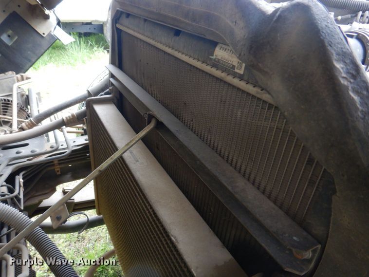 image for item DM7324 2010 Isuzu NRR  refrigerated delivery truck