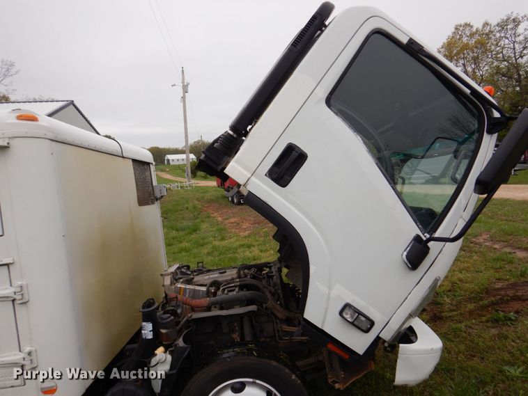 image for item DM7324 2010 Isuzu NRR  refrigerated delivery truck