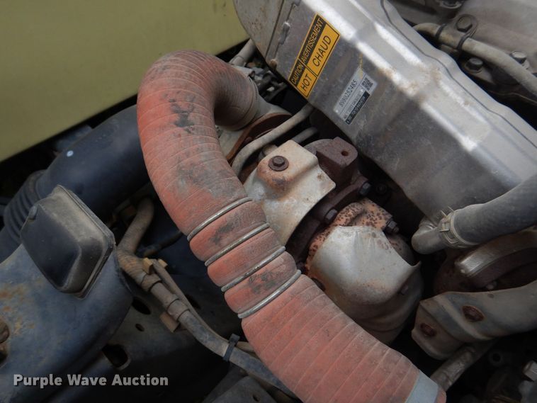 image for item DM7324 2010 Isuzu NRR  refrigerated delivery truck