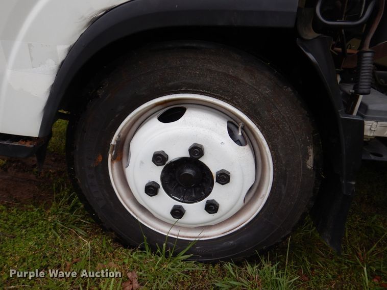 image for item DM7324 2010 Isuzu NRR  refrigerated delivery truck