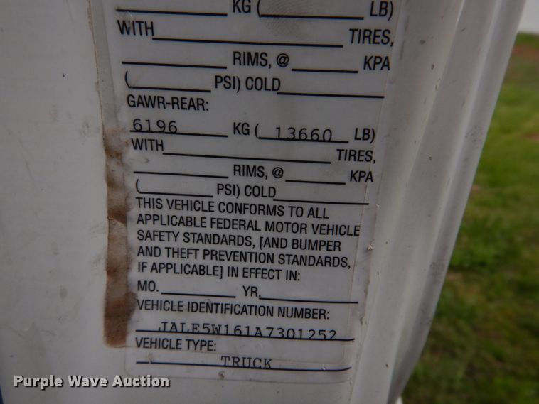 image for item DM7324 2010 Isuzu NRR  refrigerated delivery truck