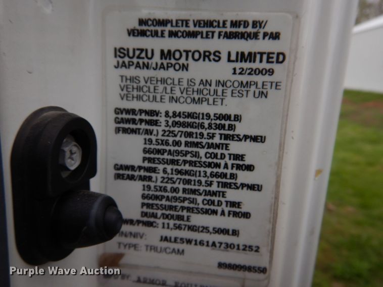 image for item DM7324 2010 Isuzu NRR  refrigerated delivery truck