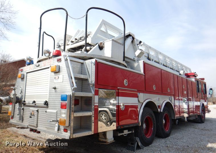 image for item DN1459 1998 HME  ladder fire truck
