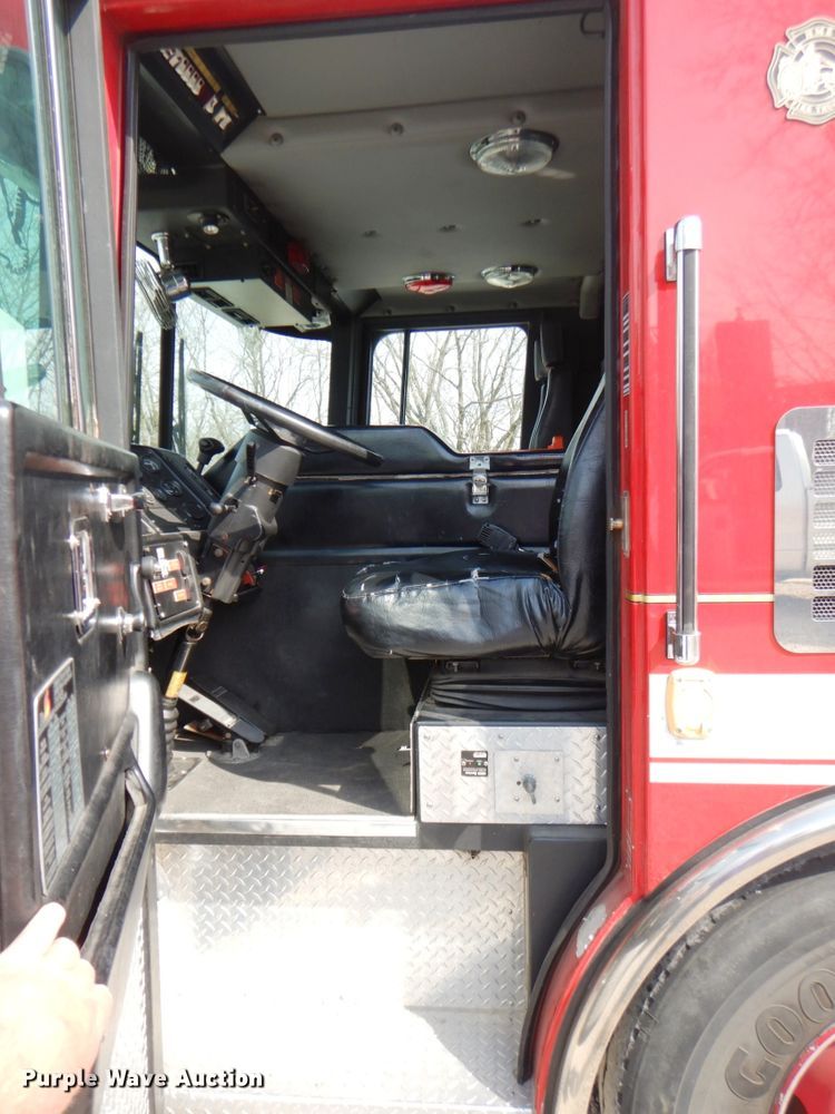 image for item DN1459 1998 HME  ladder fire truck
