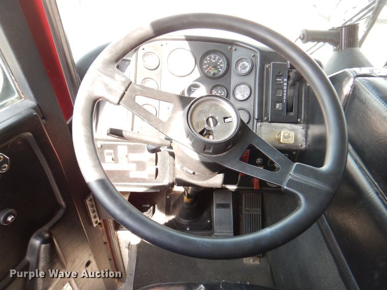 image for item DN1459 1998 HME  ladder fire truck